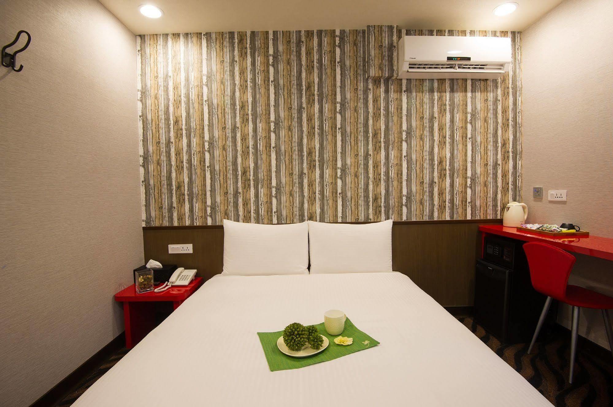 Hotel 6 - Zhonghua Taipei Dış mekan fotoğraf