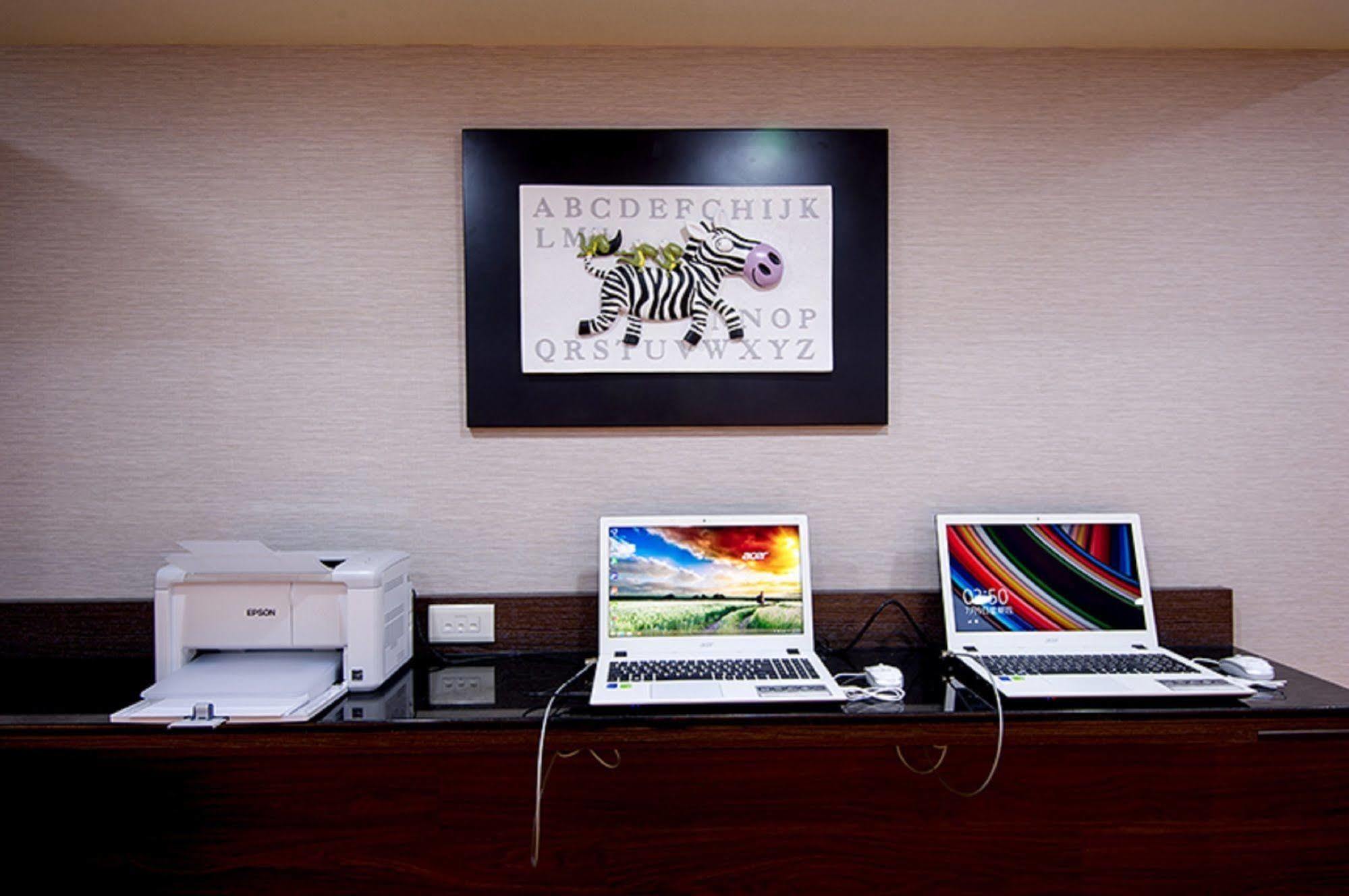 Hotel 6 - Zhonghua Taipei Dış mekan fotoğraf