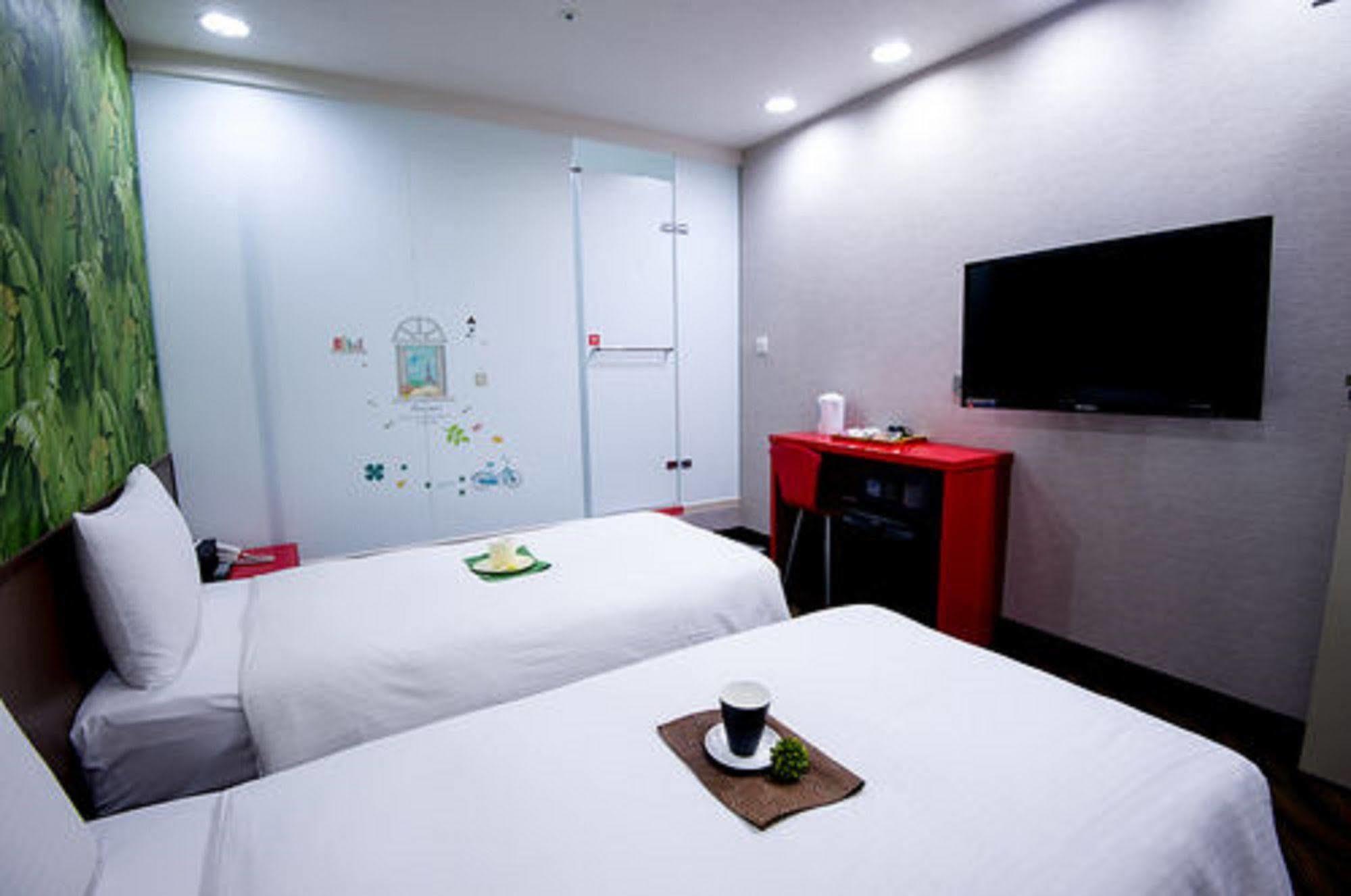 Hotel 6 - Zhonghua Taipei Dış mekan fotoğraf